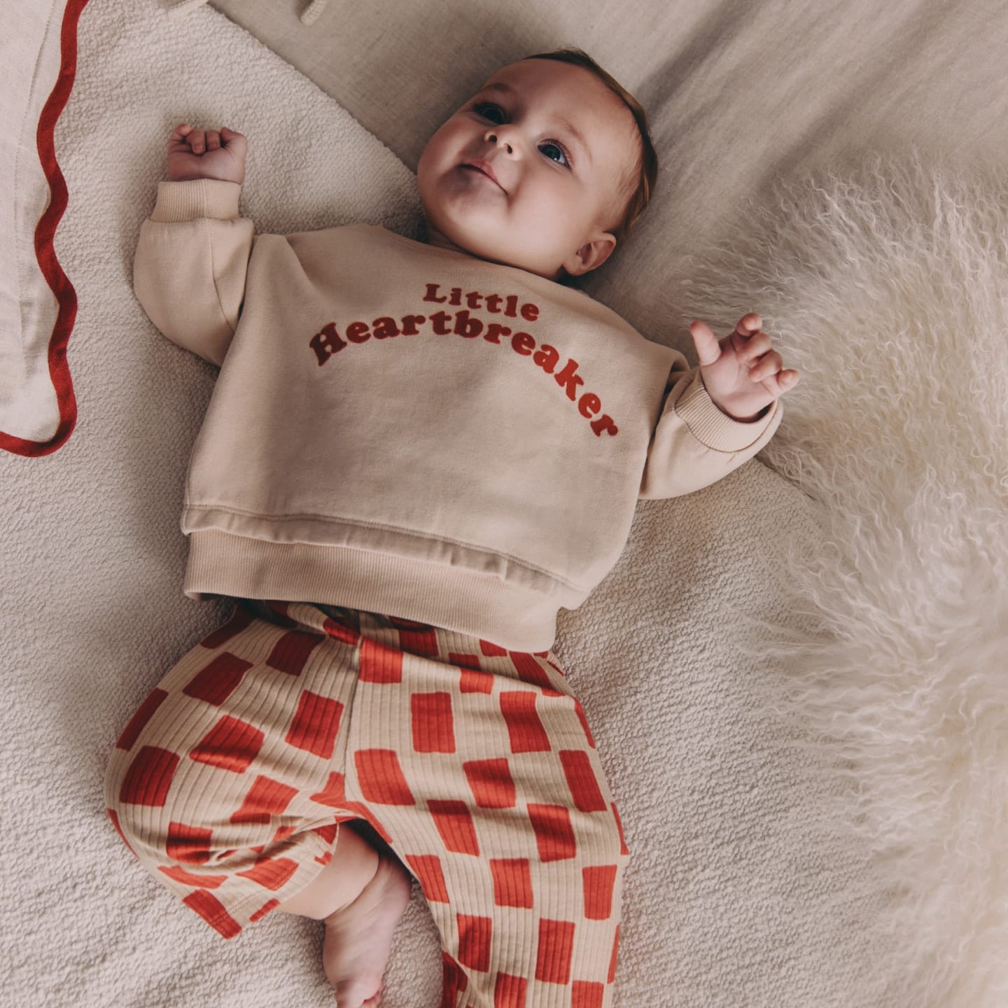 Juegos y conjuntos de bebé